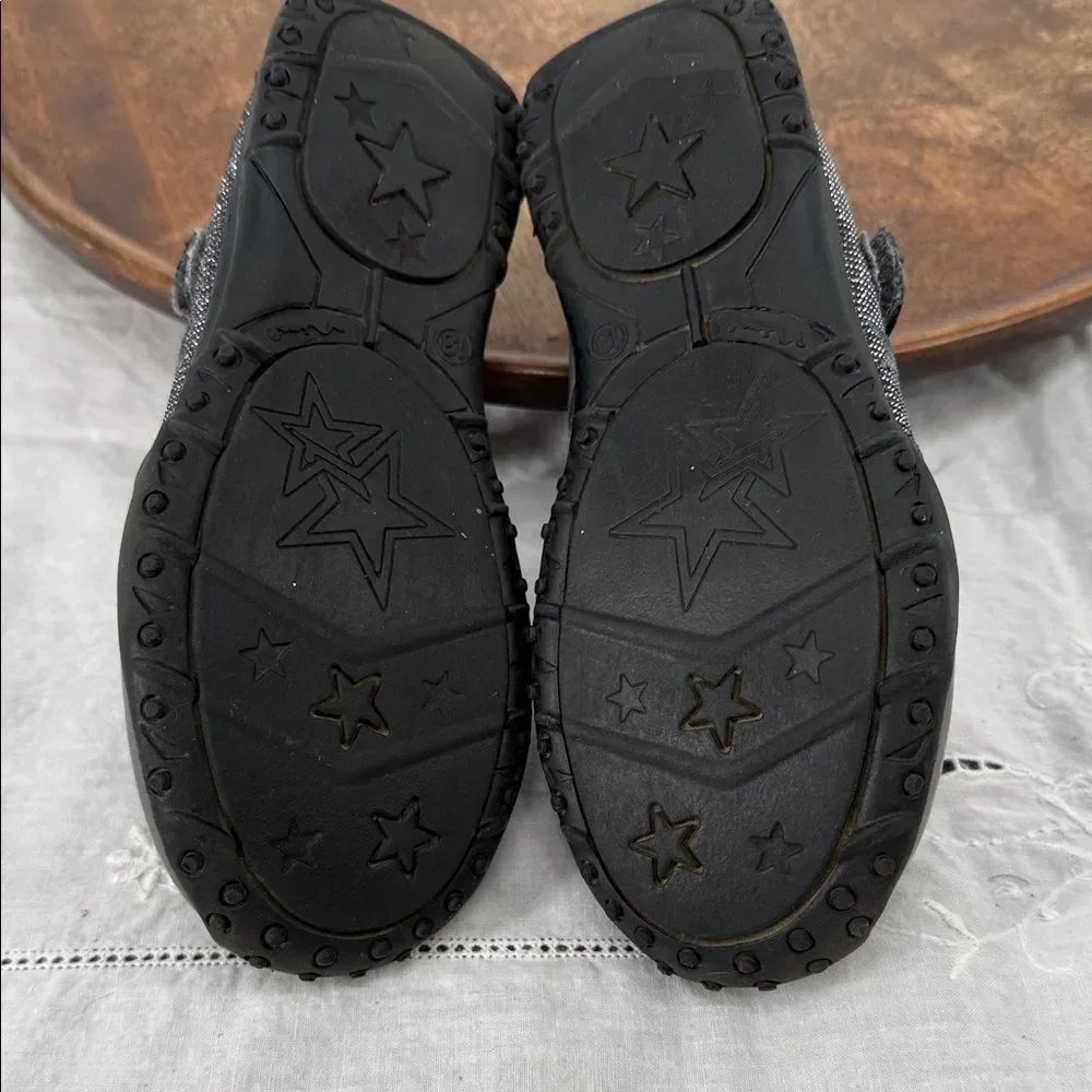 Nina Shoes Girls 13M Metallic Gray Mary Jane Flats Embroidered Star Adjustable